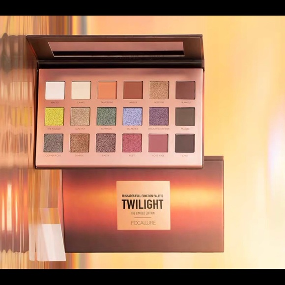 Eyeshadow - Picture 3 of 4